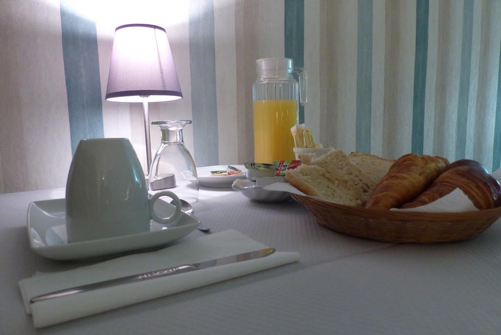 Hotel La Belle Etoile แซงต์-นาแซร์ ภายนอก รูปภาพ