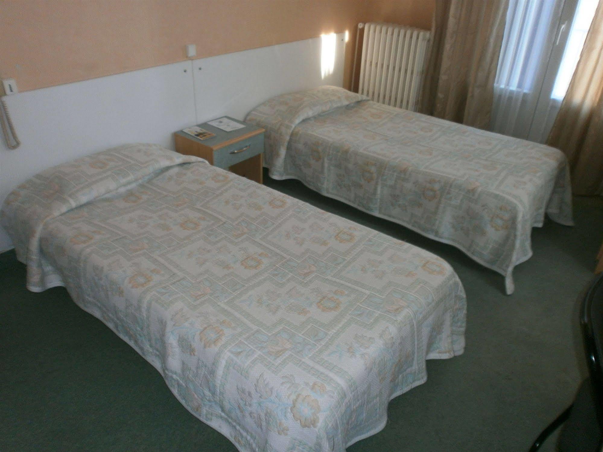 Hotel La Belle Etoile แซงต์-นาแซร์ ภายนอก รูปภาพ